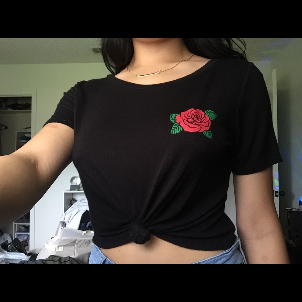 Black crop top w rose
